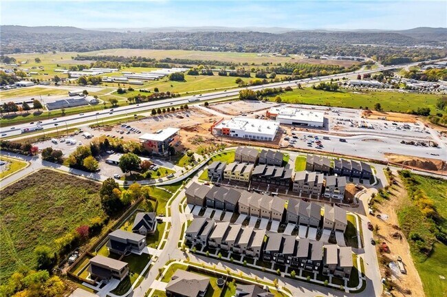 Building Photo - 2220 W Million Ln