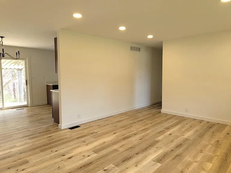 Building Photo - 969 Robin Hill Dr