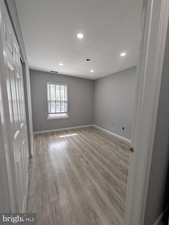 Building Photo - 810 Diamond Dr