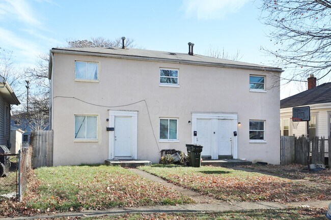 Building Photo - 446 S Yale Ave