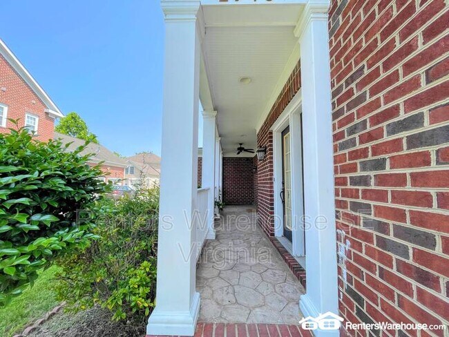Building Photo - 2940 Hollister Ave