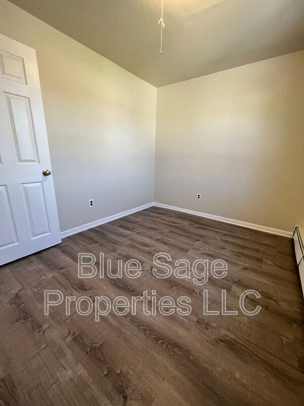 Building Photo - 1010 Yates Ave