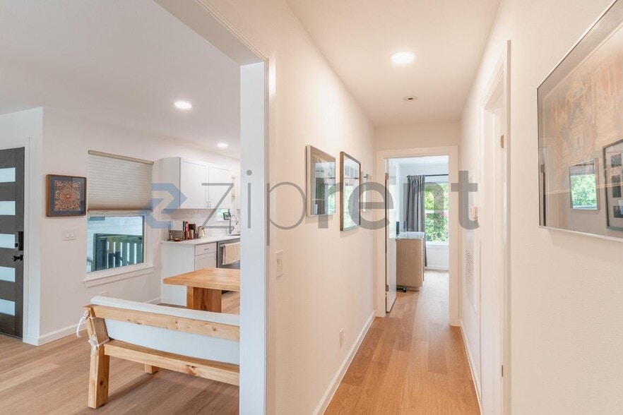 Building Photo - Unit 203