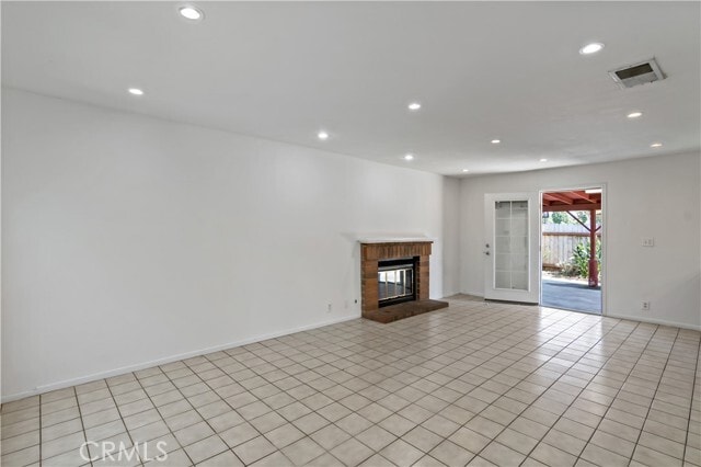 Building Photo - 2858 Laureltree Dr