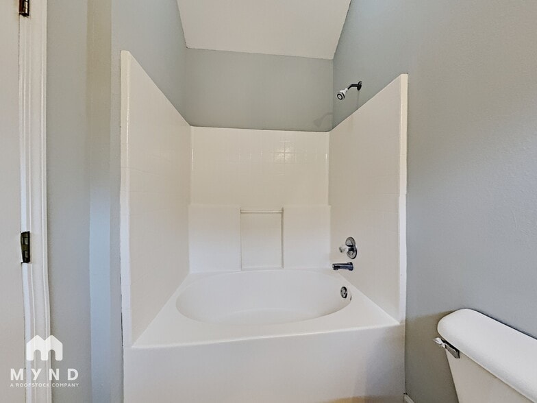 Building Photo - 378 Walker Way