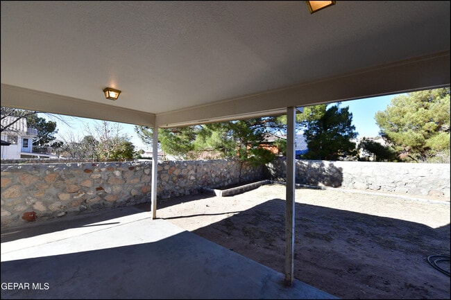 Building Photo - 6553 Brisa Del Mar Dr