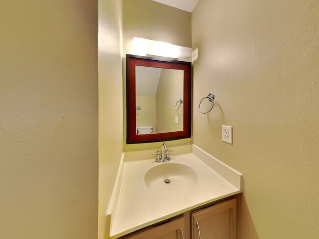 Building Photo - 164 Maple Branch St