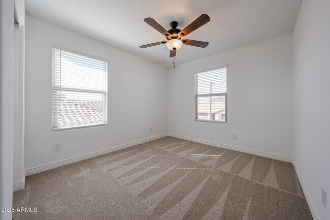 Building Photo - 14807 W Cottontail Ln