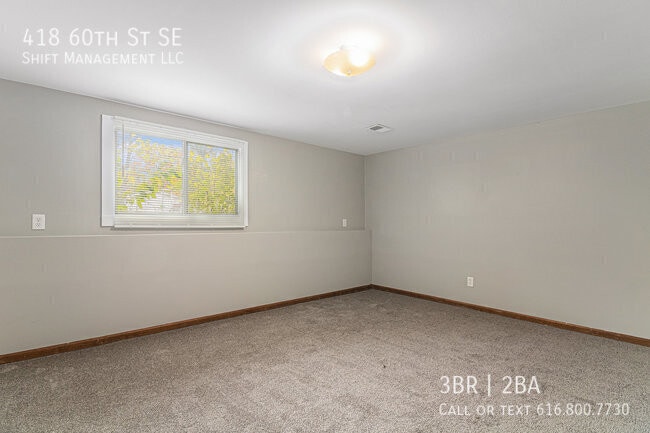 Building Photo - 418 60th St SE