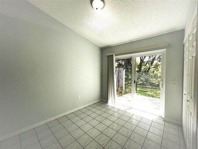 Building Photo - 1056 S Buena Vista Dr