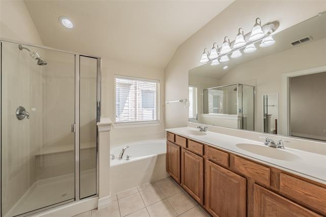 Building Photo - 1313 Catbird Dr