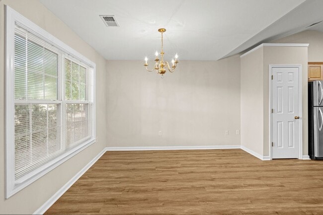 Building Photo - 4 Bed / 2 Bath Single Family Home for Rent in Arrowhead