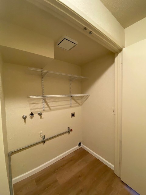laundry room/storage - 1501 Woodlake Dr