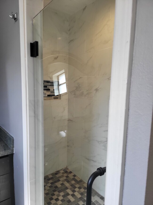 Building Photo - 2401 S Jackson Rd