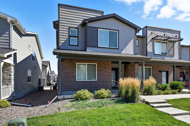 Building Photo - Stunning 3-Bed Townhome in Northglenn w/ 2...