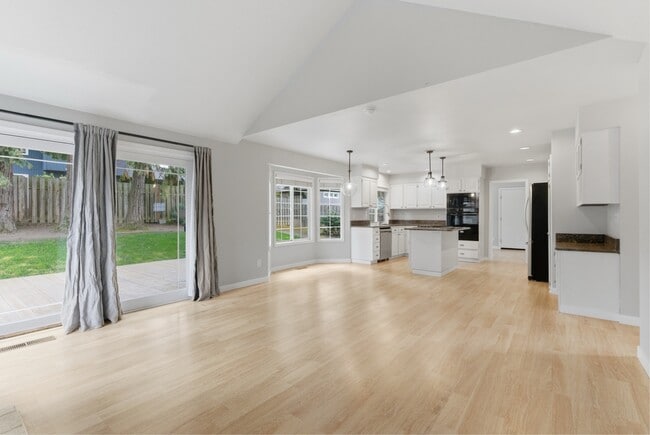 Building Photo - 13172 SW Chimney Ridge St