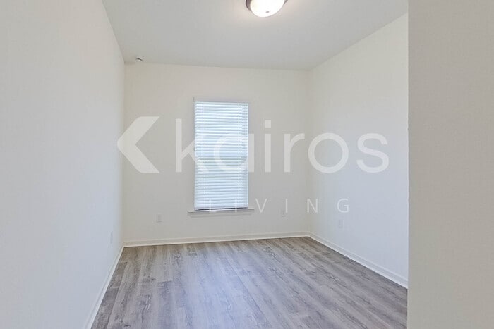 Building Photo - 215 Peppercorn Wy