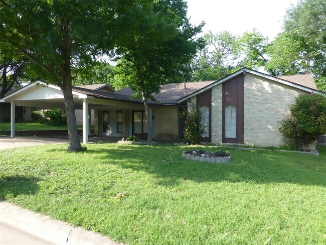 Building Photo - 1708 Raven Dr