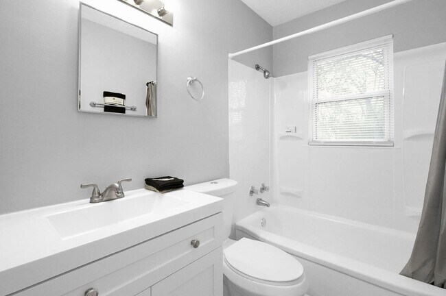 Building Photo - 2229 Middlehurst Dr