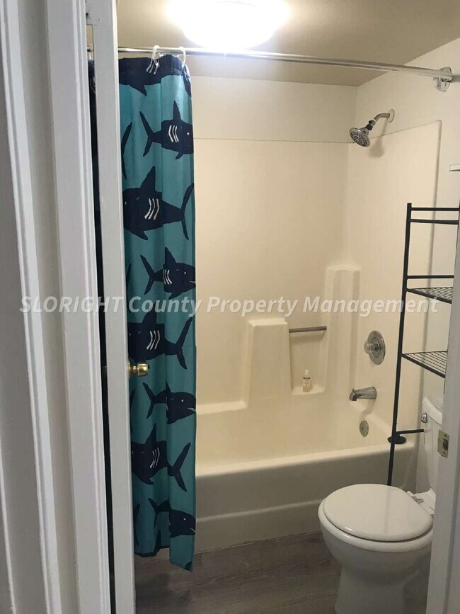 Building Photo - AVAILABLE NOW - 2 Bedroom plus den and loft / 2 Bathroom Condo on East Foothill in SLO