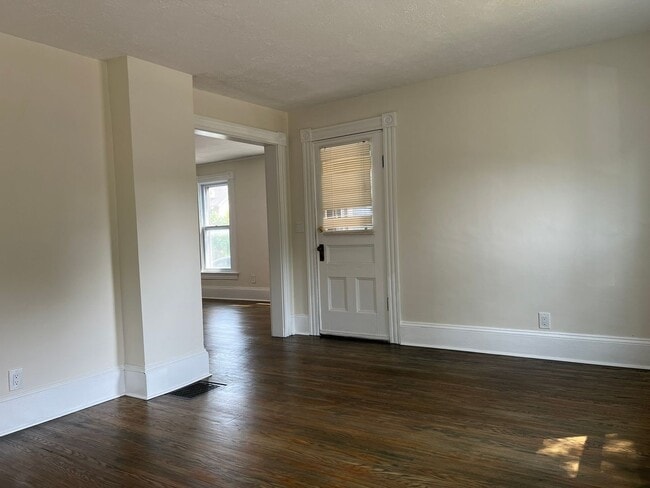 Building Photo - Single Family Home - Available - Will not ...