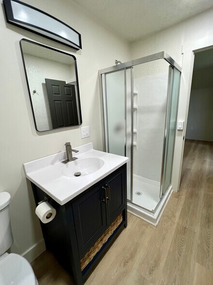 Building Photo - 647 Wooster Rd W