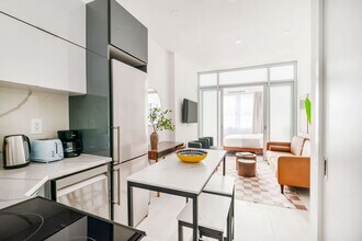 Building Photo - 317w E 14th St