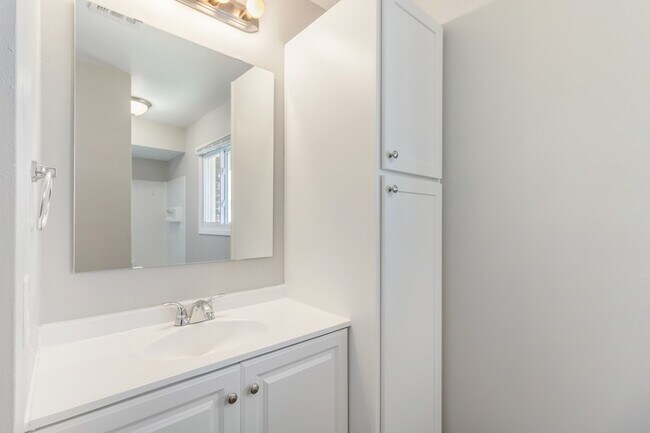 Building Photo - 1344 Camden Way