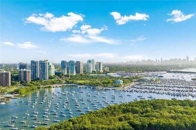 Building Photo - 2831 S Bayshore Dr