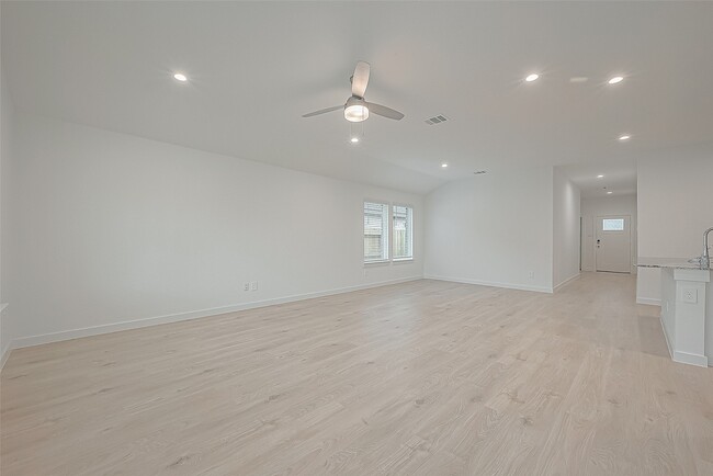 Building Photo - 4939 Pne Hvn Ln