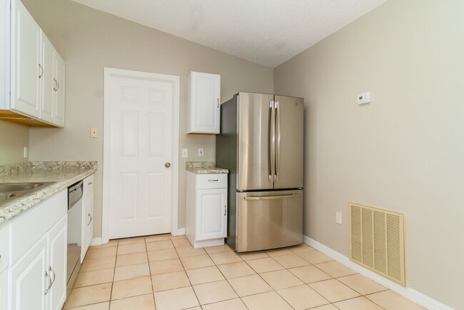 Building Photo - 4429 Stonemeadow Dr