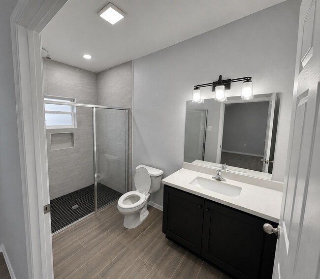 Building Photo - 5807 Colegio Ln