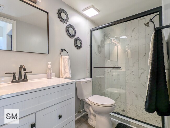 Building Photo - 10224 Prince Pl