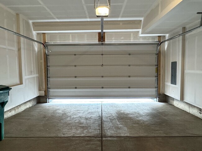 Building Photo - 7348 W Asbury Dr