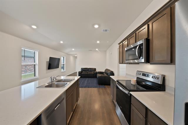 Building Photo - 3114 Pr Hl Grv