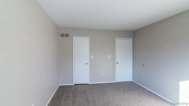 Building Photo - 32296 W 12 Mile Rd