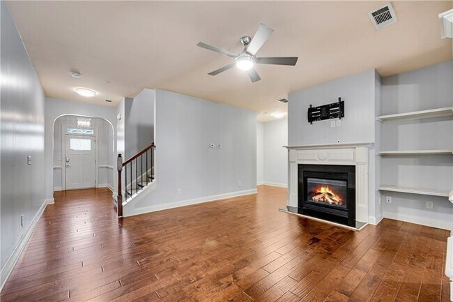 Building Photo - 2242 Knoxhill View