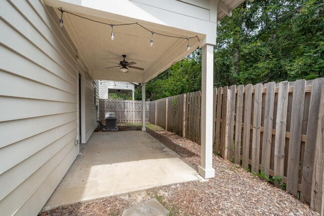 Building Photo - 2 bed / 2.5 bath Cottage in Park Place Com...