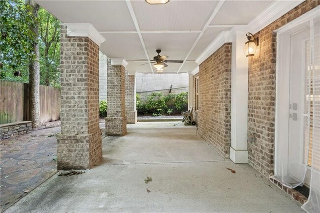 Building Photo - 374 Clifton Rd NE