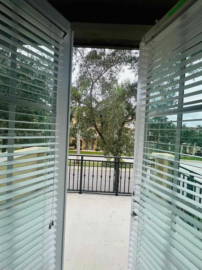 Building Photo - 819 SW 147th Ave