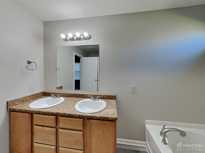 Building Photo - 4317 Big Leaf Ln