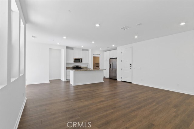 Building Photo - 960 N Tangent Privado