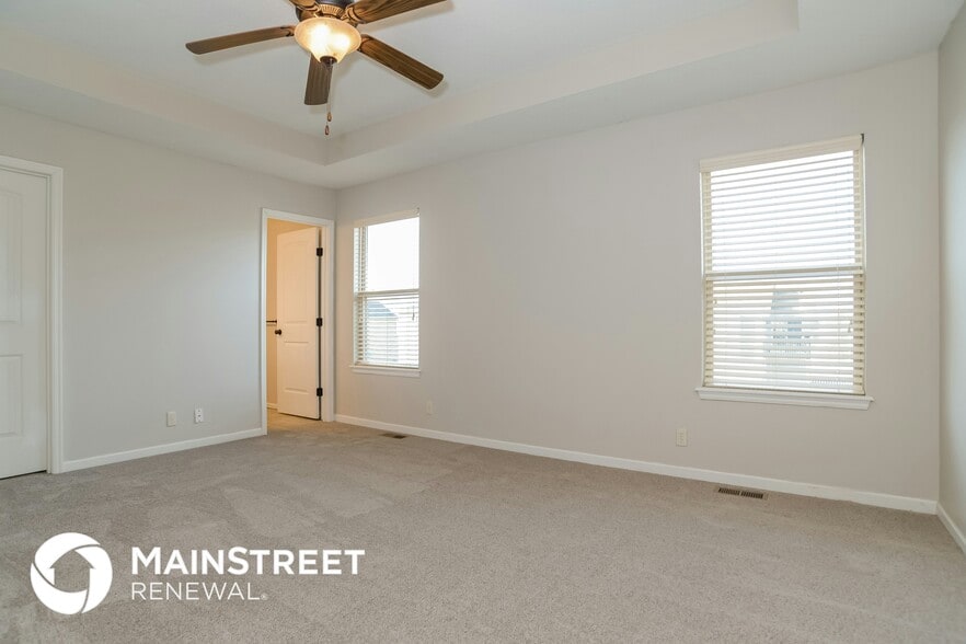 Building Photo - 568 S Walnut St