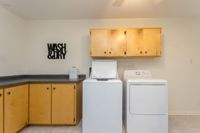 Building Photo - 3 Bedroom Home in Massanutten!!!