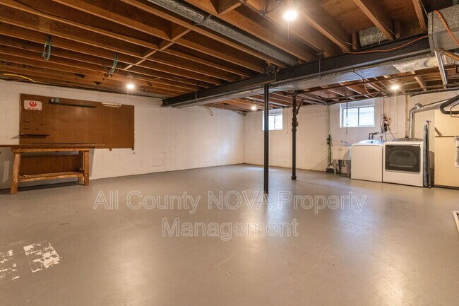 Building Photo - 4126 Lenox Dr