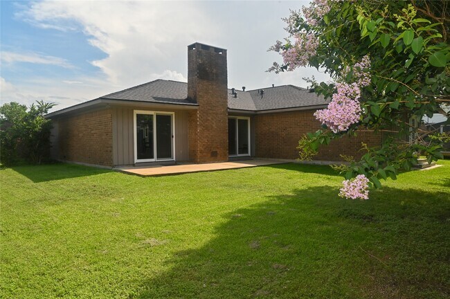 Building Photo - 5254 N Braeswood Blvd