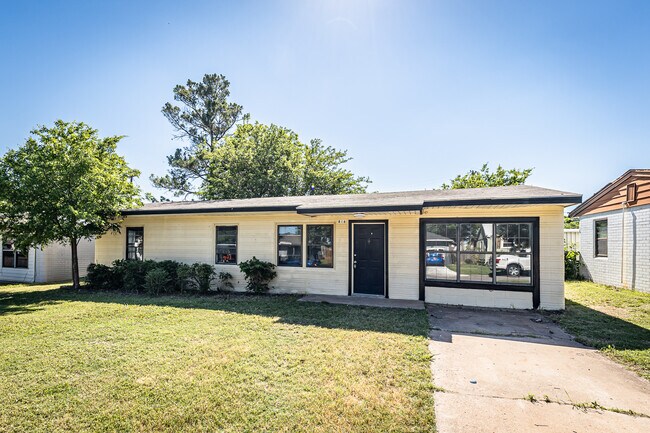 Building Photo - 816 NW 33rd St