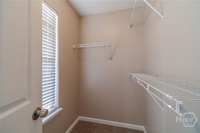 Building Photo - 670 Woodland Ridge Dr