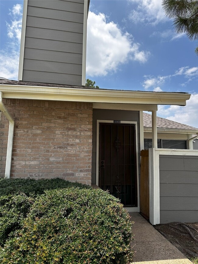 Building Photo - 12202 Copper Tree Pvt Ln