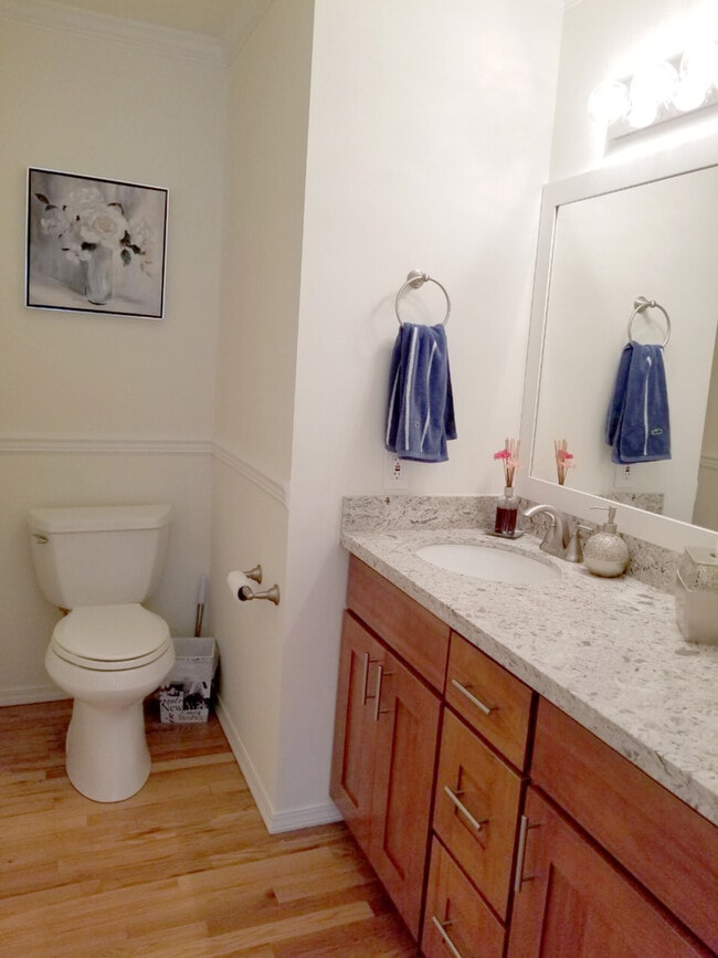Building Photo - Beautiful 2 Story 4 Bed 2.5 Bath Home in N...